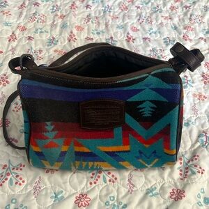Pendleton Aztec Crossbody Barrel Bag Handbag Purse Blue Native Western Wool